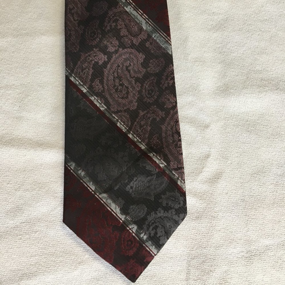 Rivera Collection Men's Tie - Maroon/Grey/Black